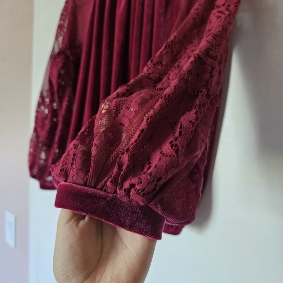 Free People Dream Team respberry color lace sleeves velvet blouse Size XS - Picture 6 of 12